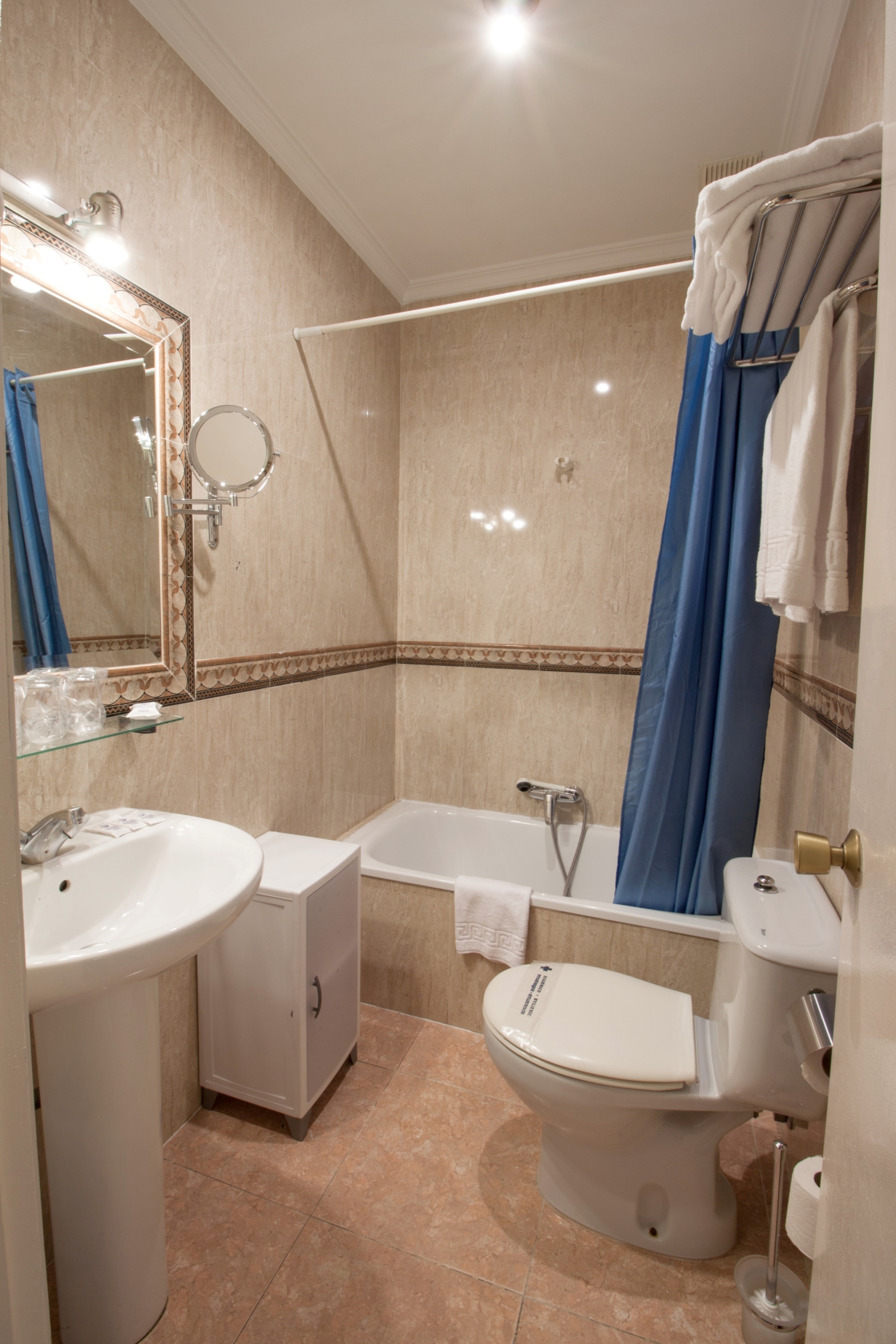 Chambre lits jumeaux - vue sur mer