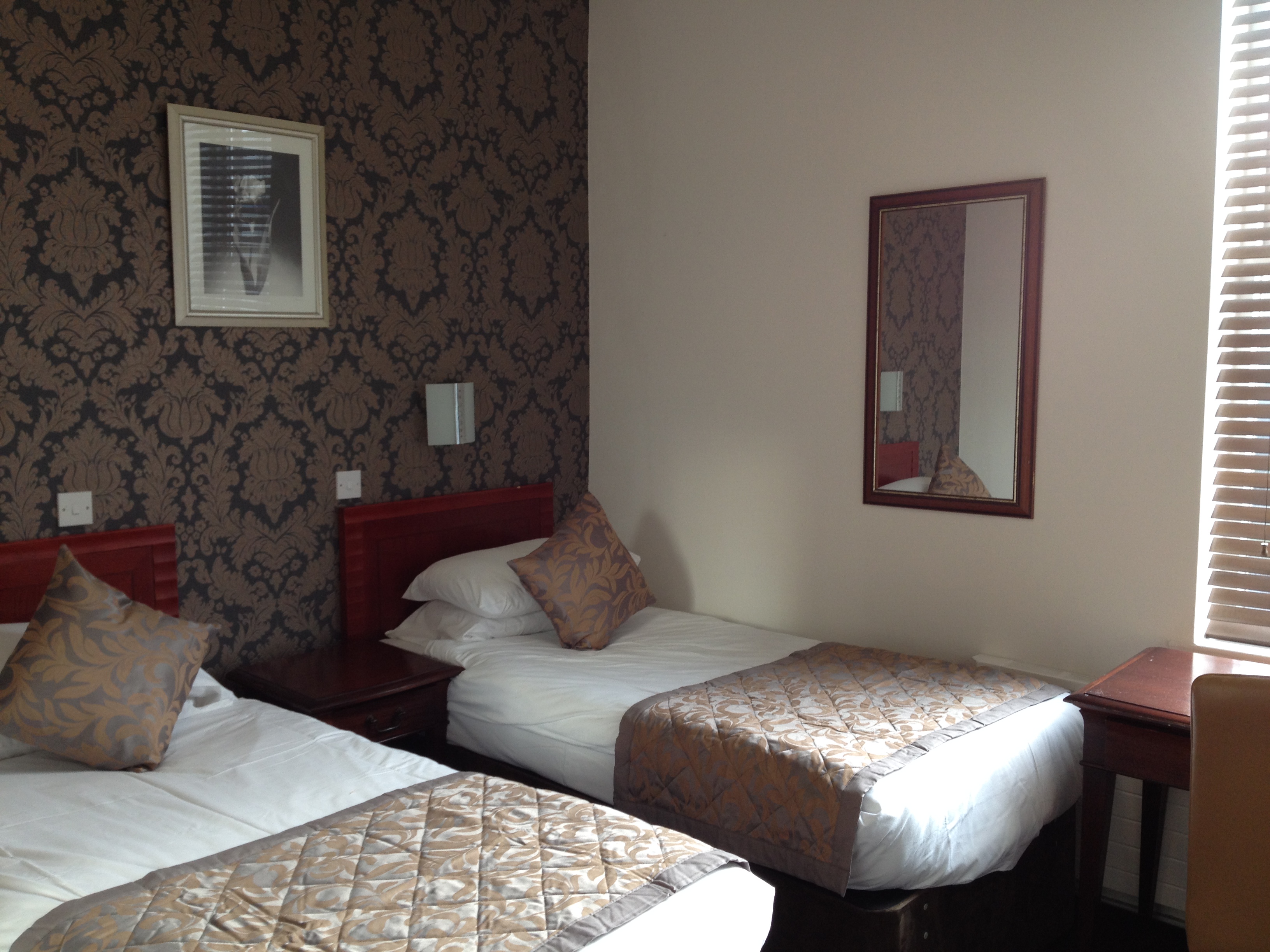 room detail thumbnail 0