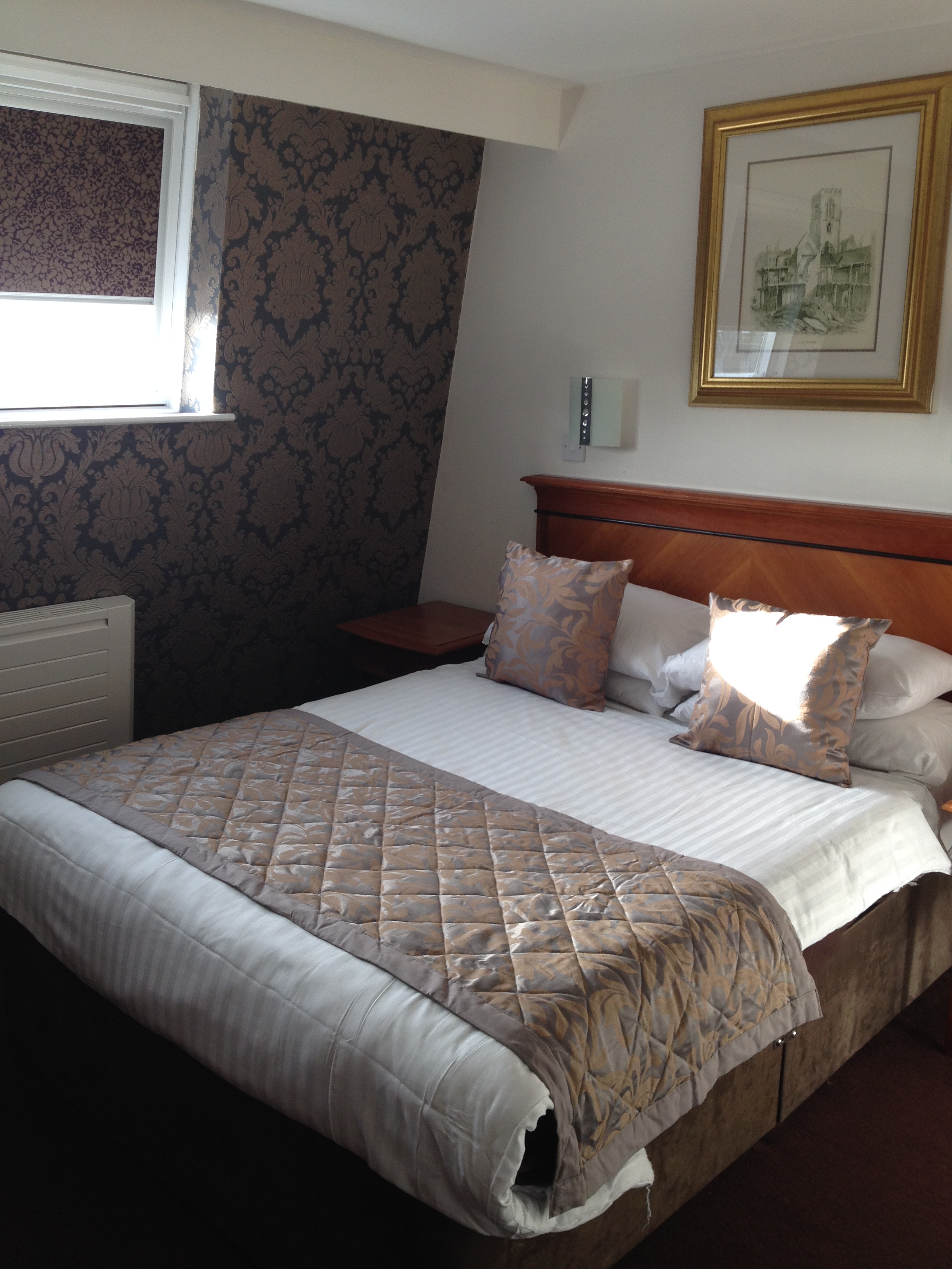 room detail thumbnail 1