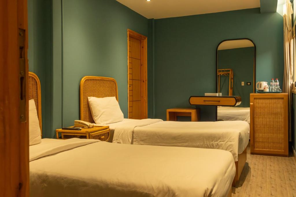 room detail thumbnail 0