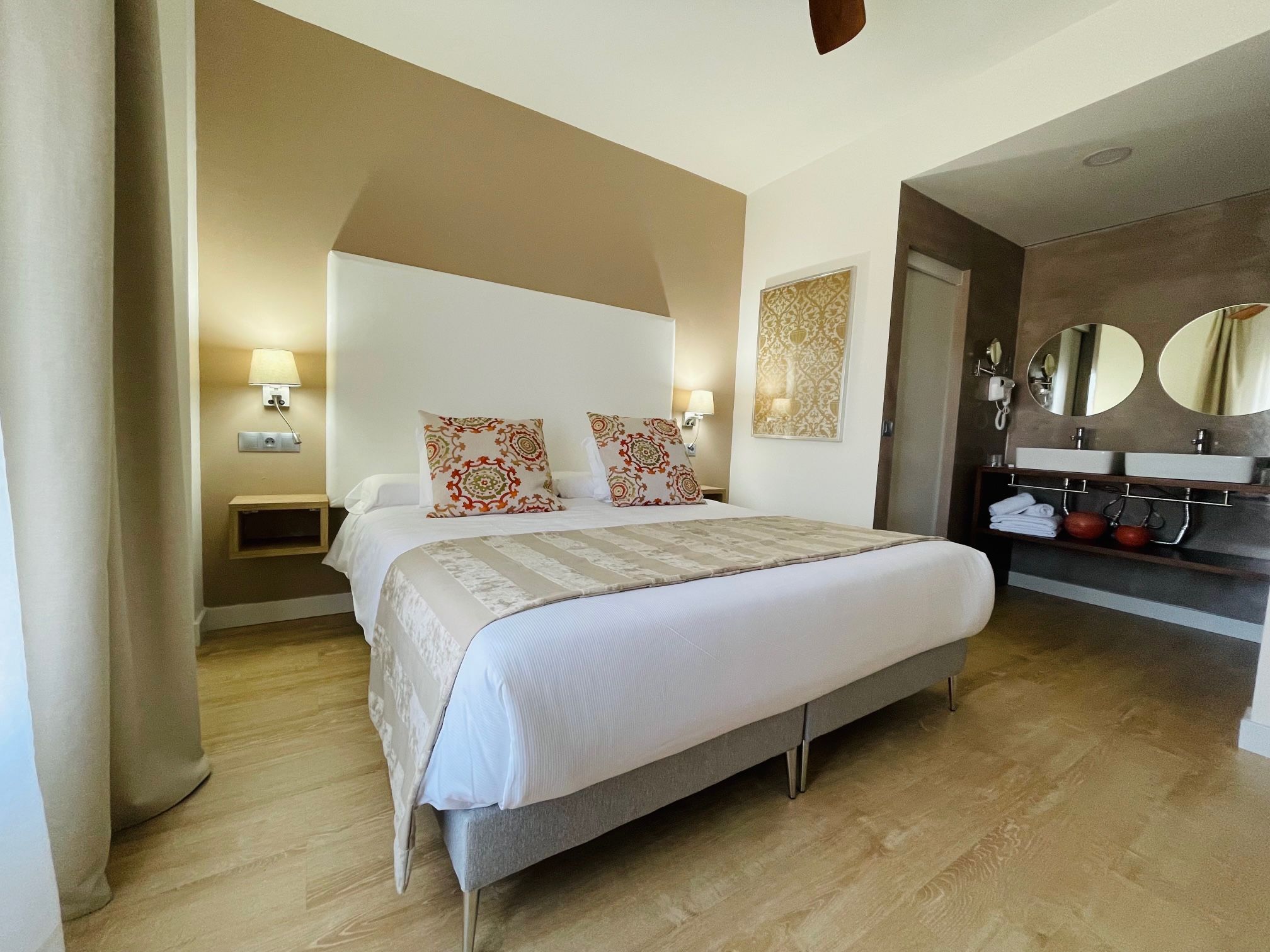 Habitación doble clásica con balcón