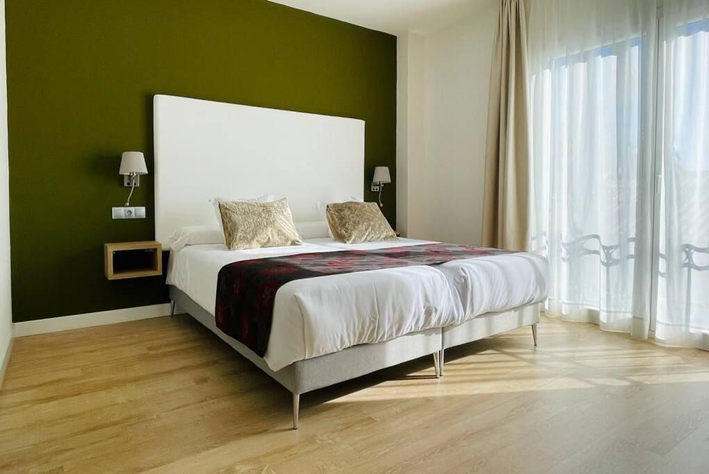 Habitación doble clásica con balcón