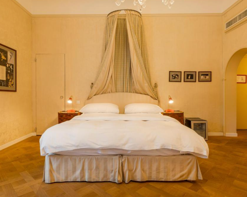 room detail thumbnail 0