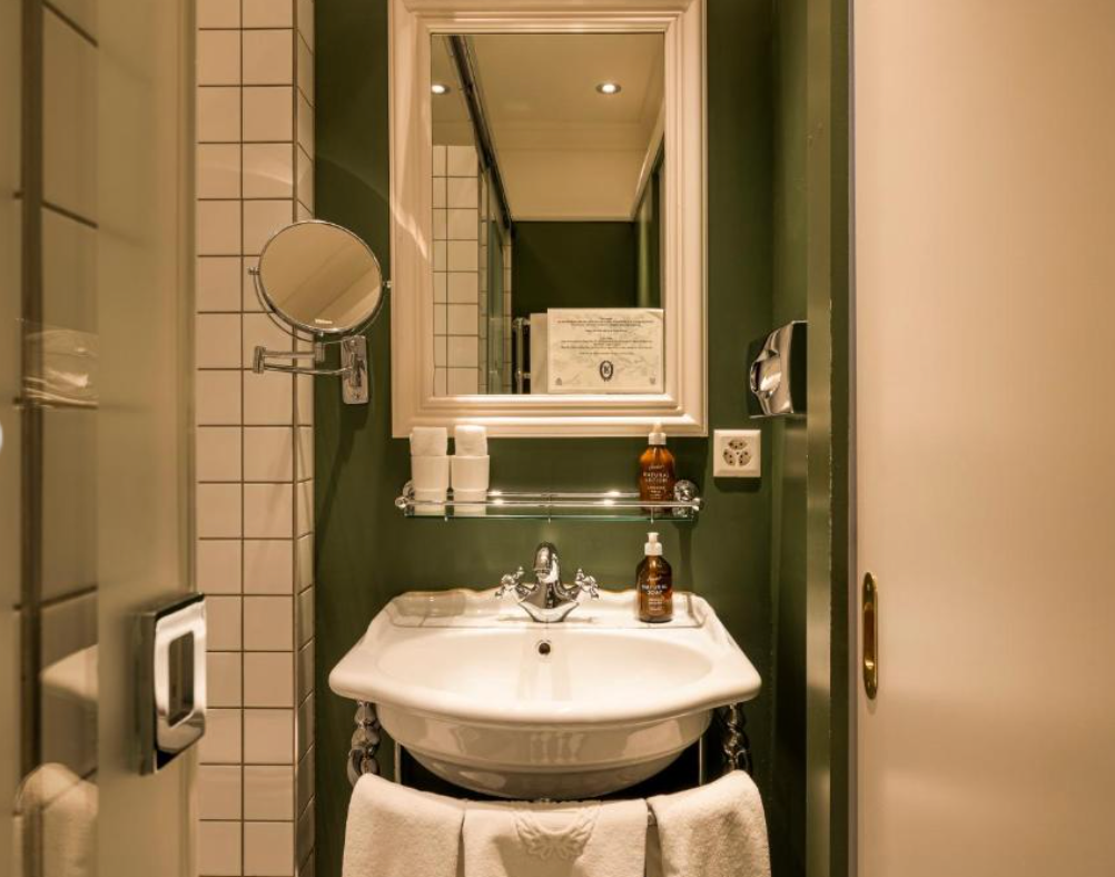 room detail thumbnail 0