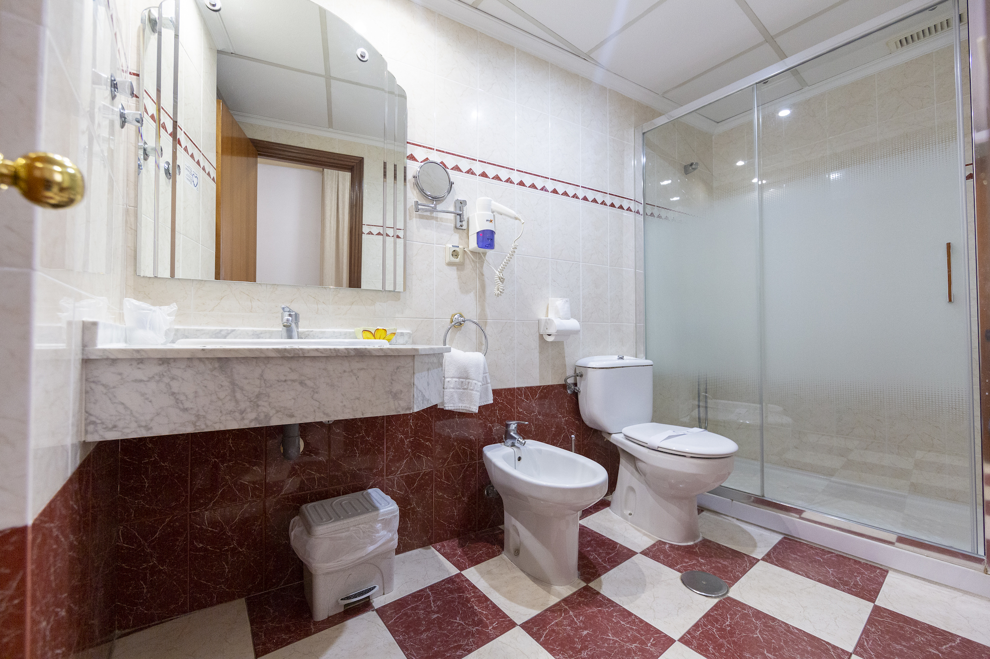 Triple room with private bathroom