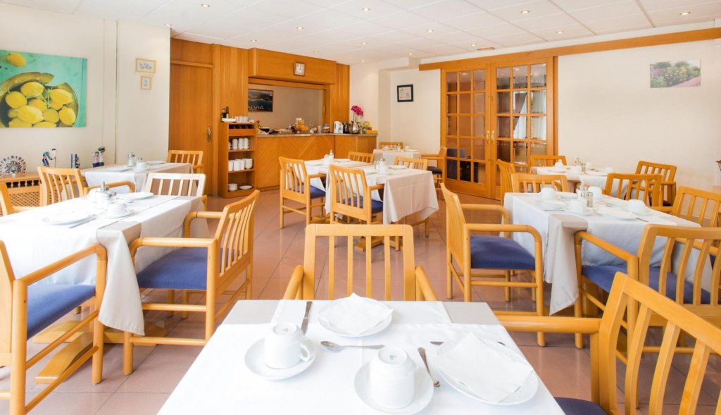 Hostal residencia sutimar