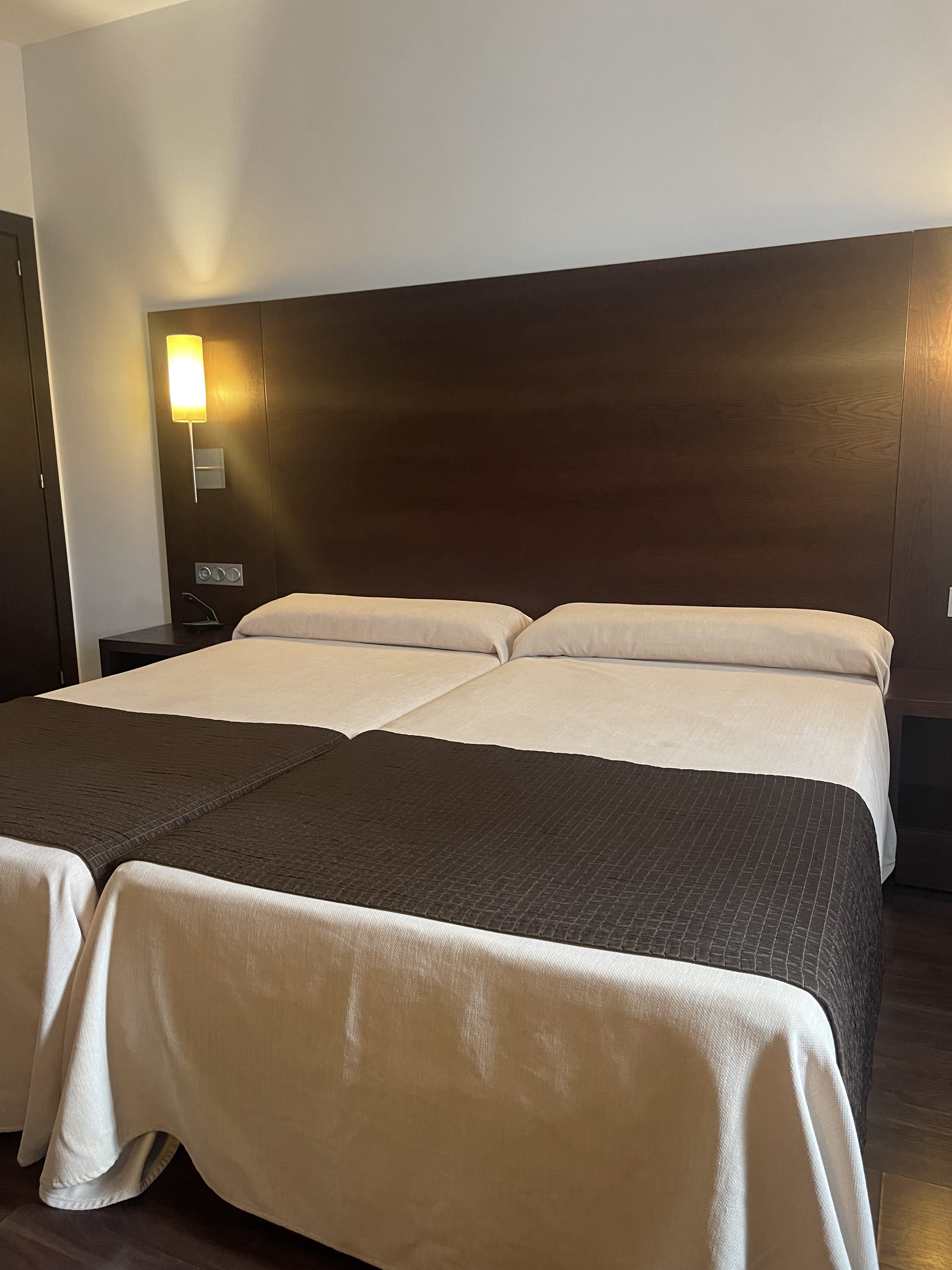 Hotel complejo leo 24h, Monesterio