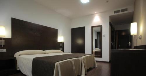 Hotel complejo leo 24h, Monesterio