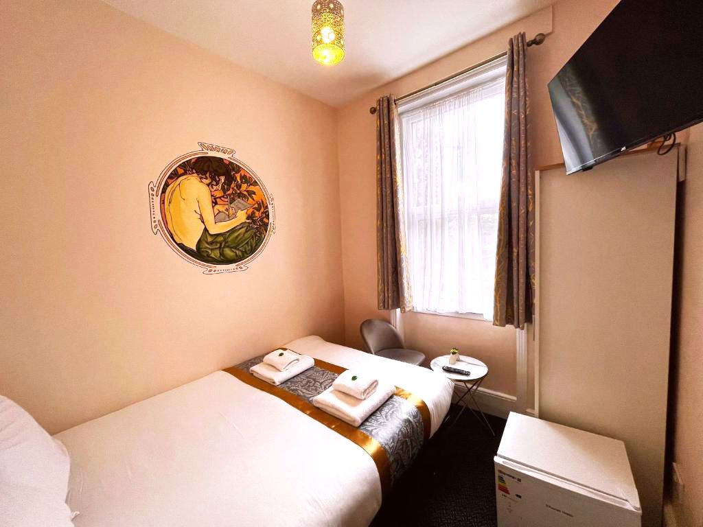 room detail thumbnail 0